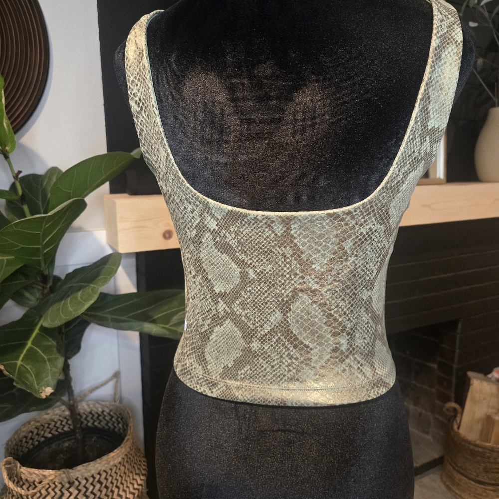 IVL Collective Snake Tank - Picture 2 of 4